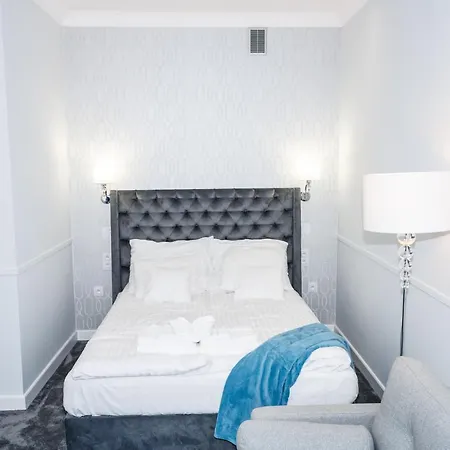 Hexus - Ofiar Oswiecimskich - Centrum Rynek